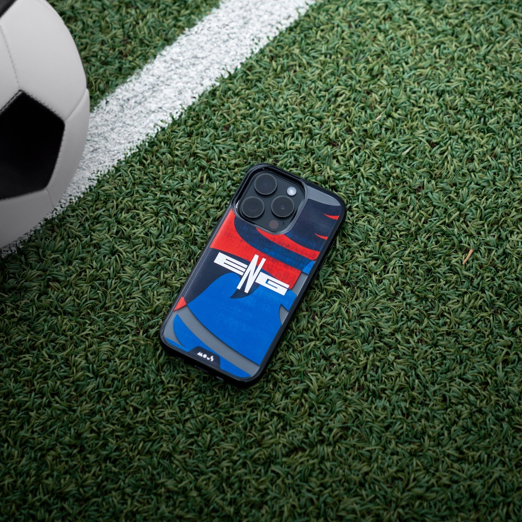 coque-de-protection-mous-x-england-one-england-bleu-rouge-magsafe-pour-iphone-14 image 7