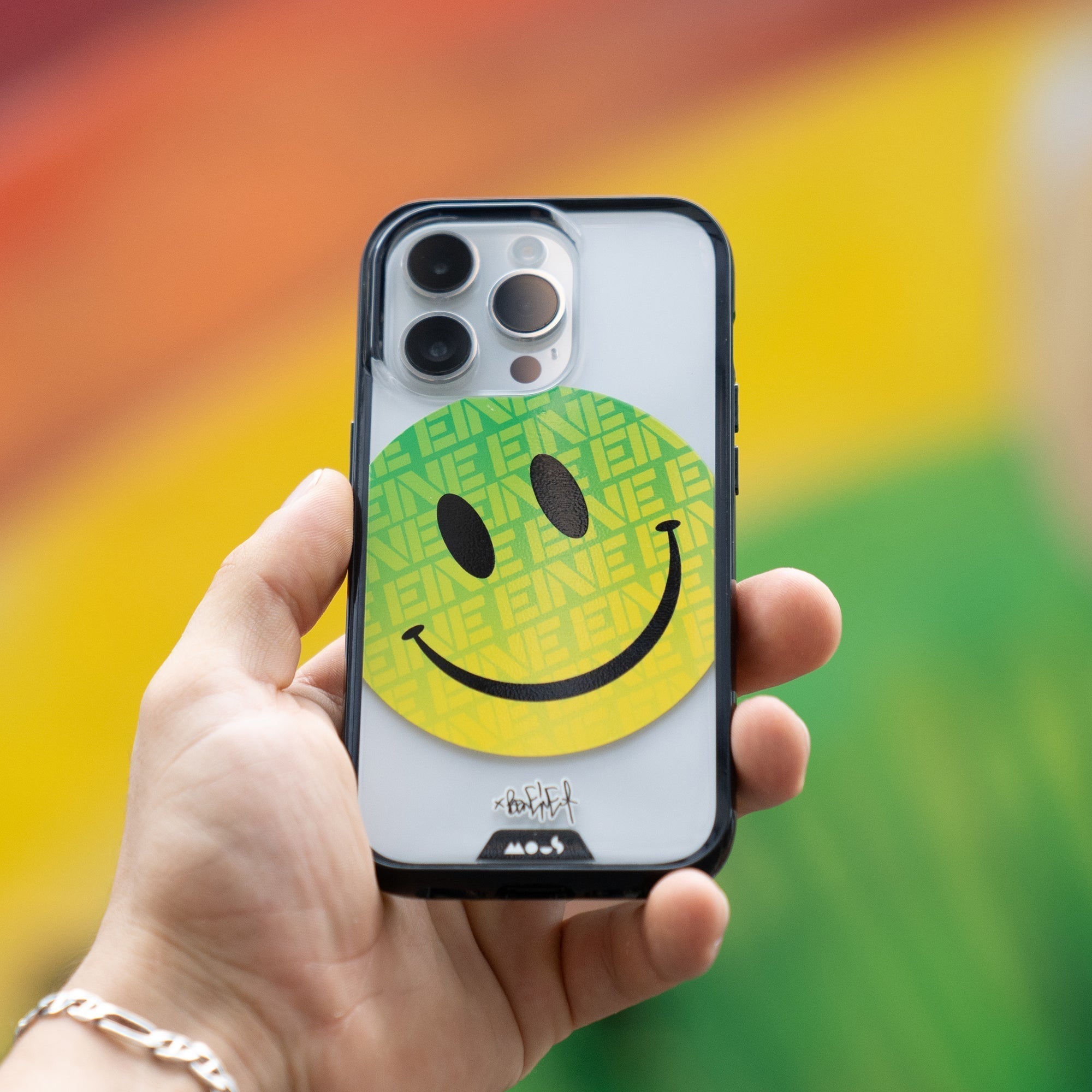 coque-de-protection-mous-x-ben-eine-green-smiley-typography-magsafe-pour-iphone- image 3