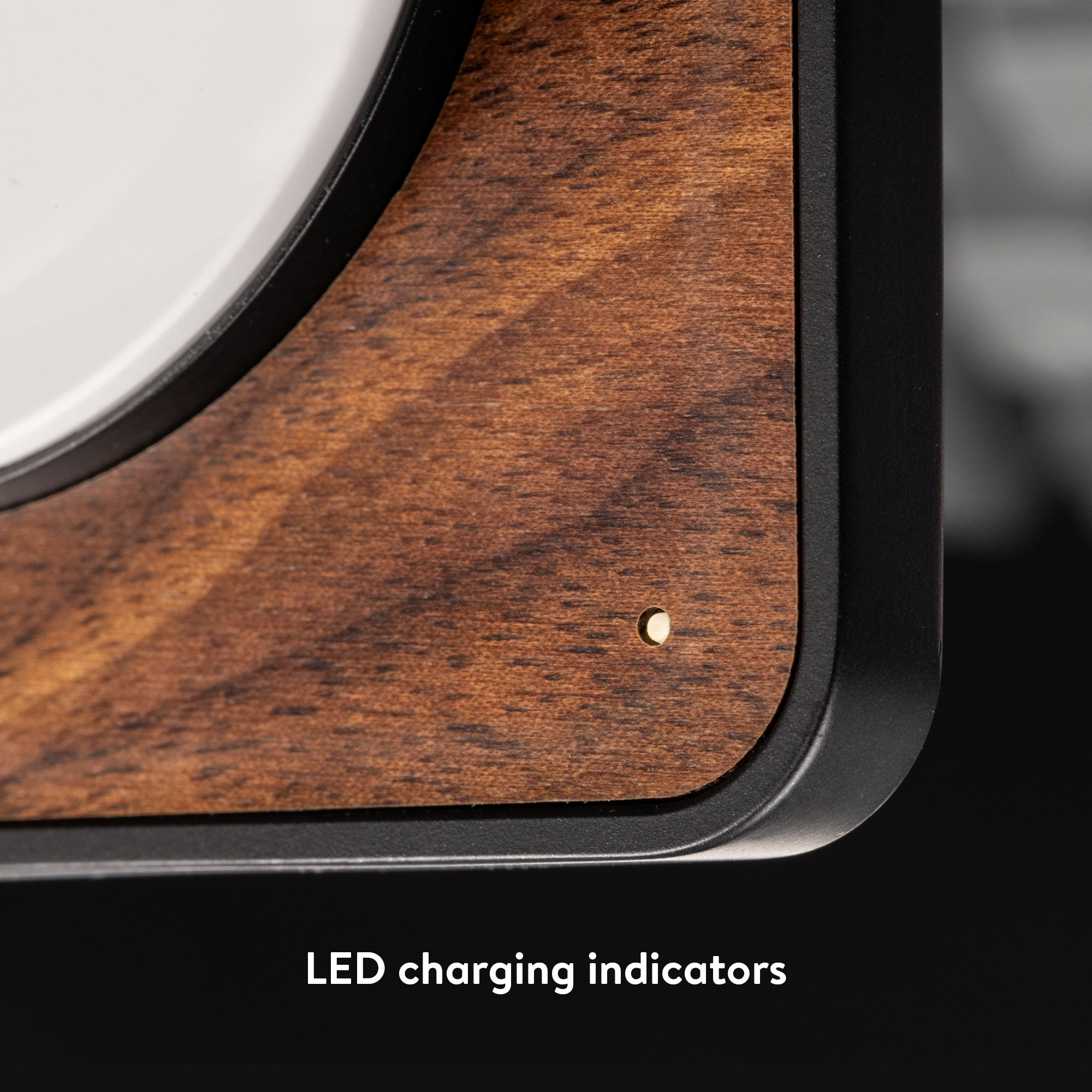 mous-walnut-wireless-charging-pad-chargeur-induction-magsafe-marron image 6