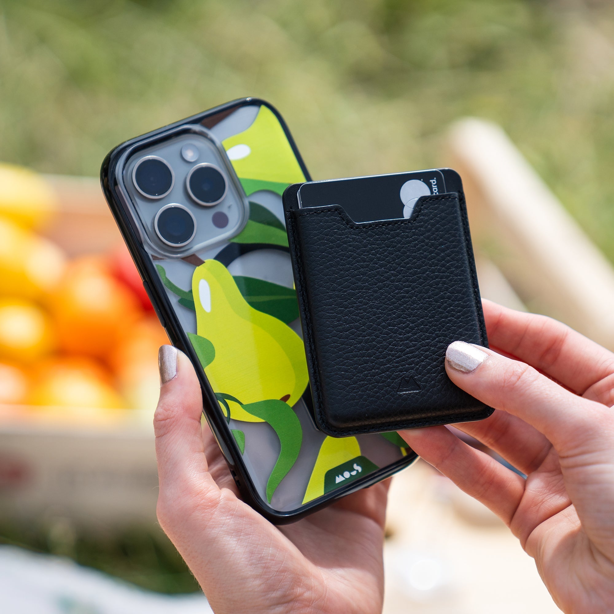 mous-fruits-pear-coque-protectrice-verte-compatible-magsafe-pour-iphone-14-14-pl image 2