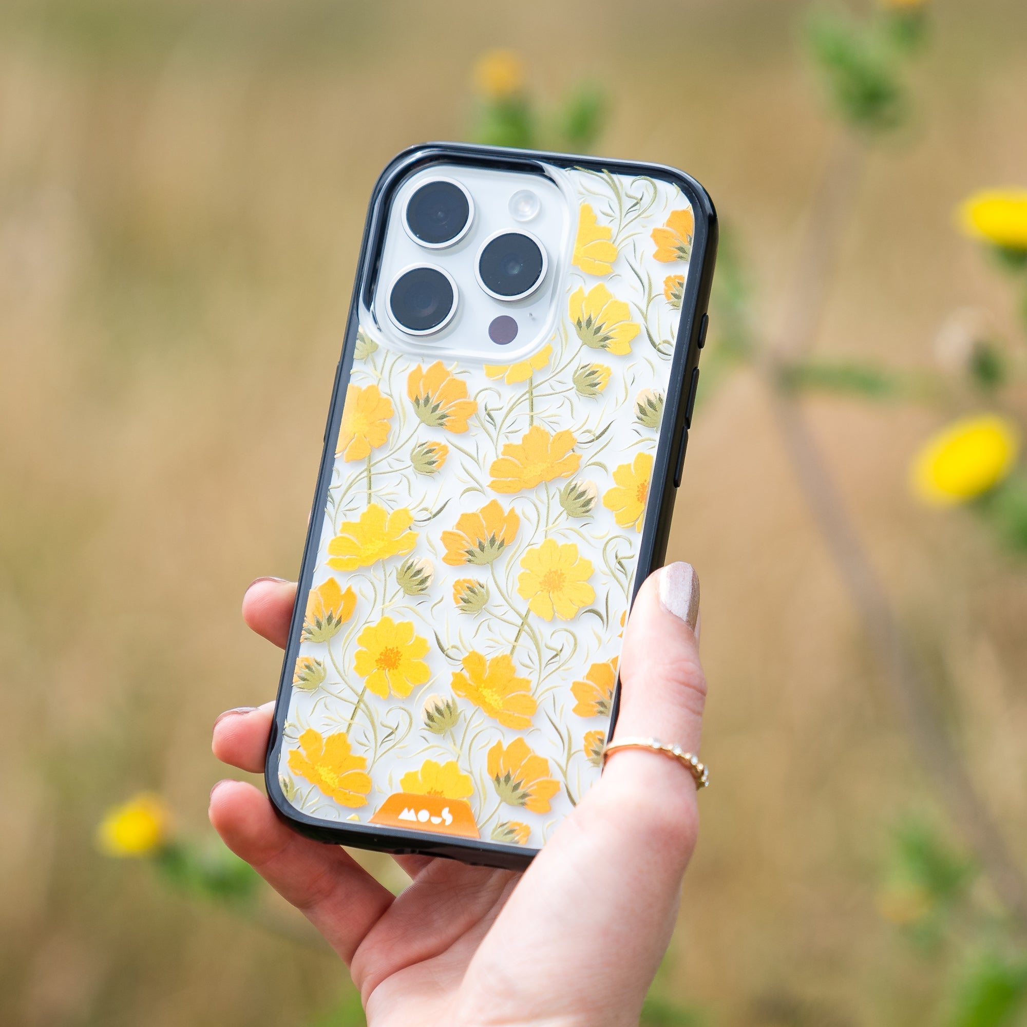 mous-cosmos-orange-coque-de-protection-iphone-12-fleurs image 7