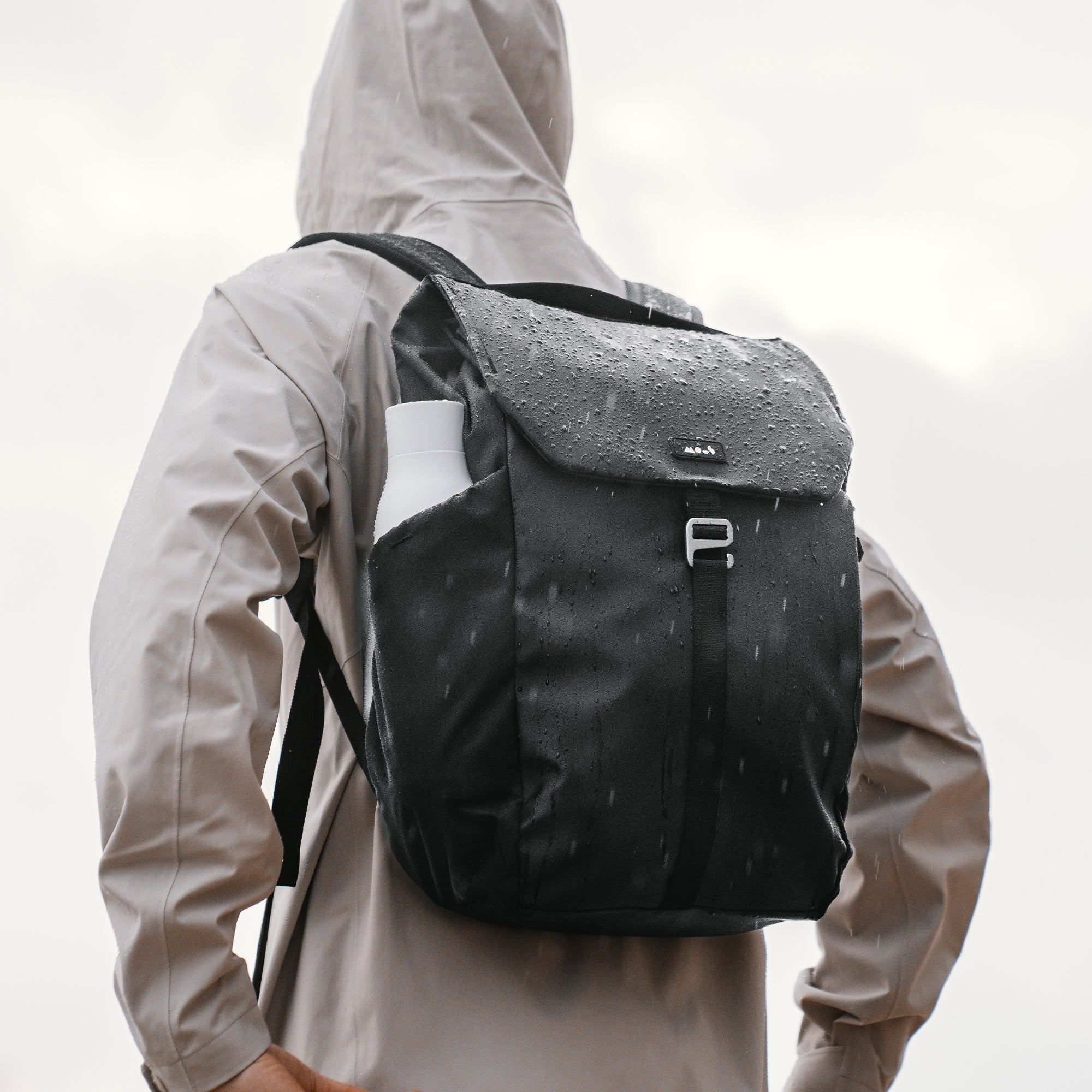 mous-day-backpack-sac-dos-20-litres-noir image 2