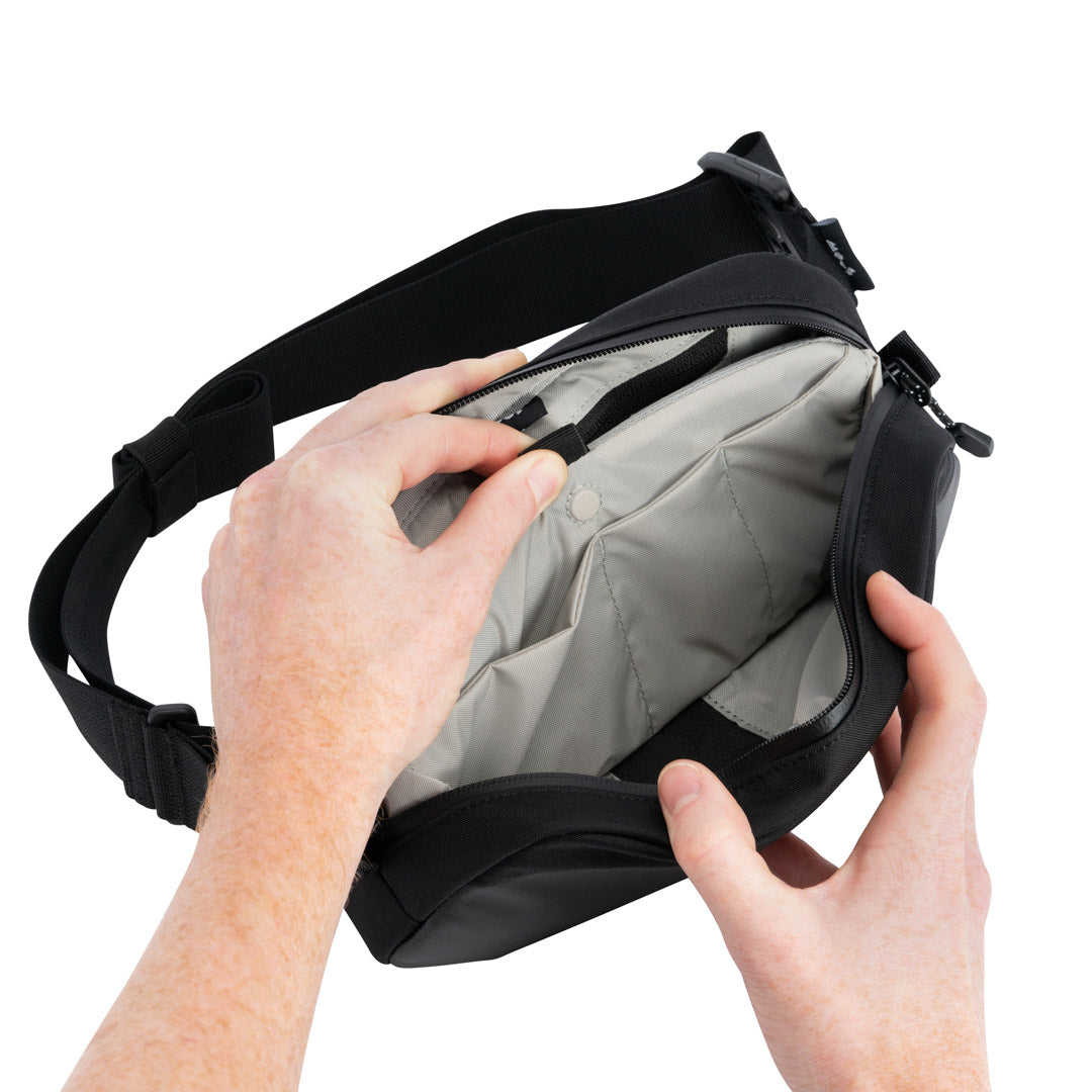 mous-extreme-tech-pouch-pochette-banane-sac-bandouli-re-noire image 7