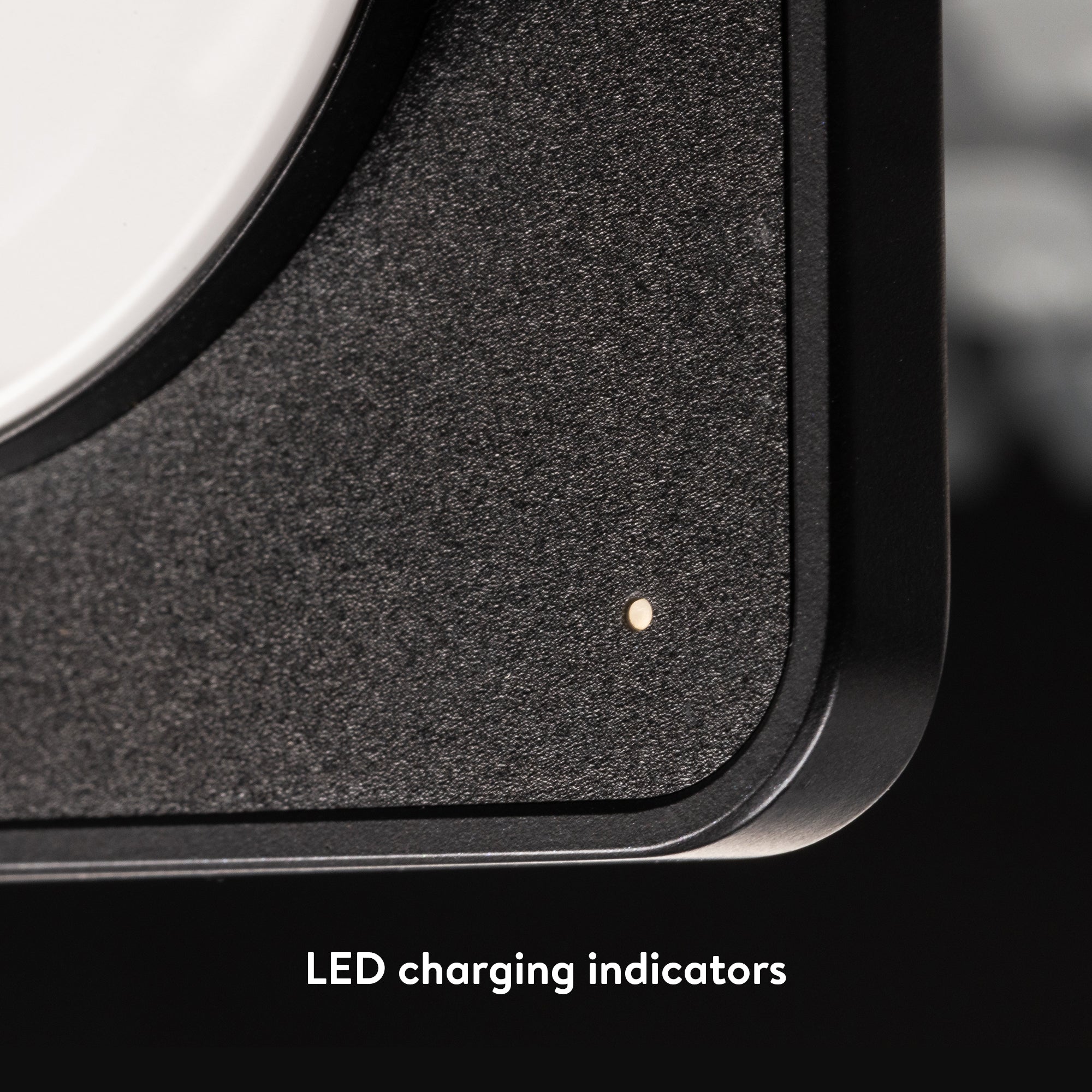 mous-clarity-pad-de-charge-sans-fil-magsafe-noir-mat image 6
