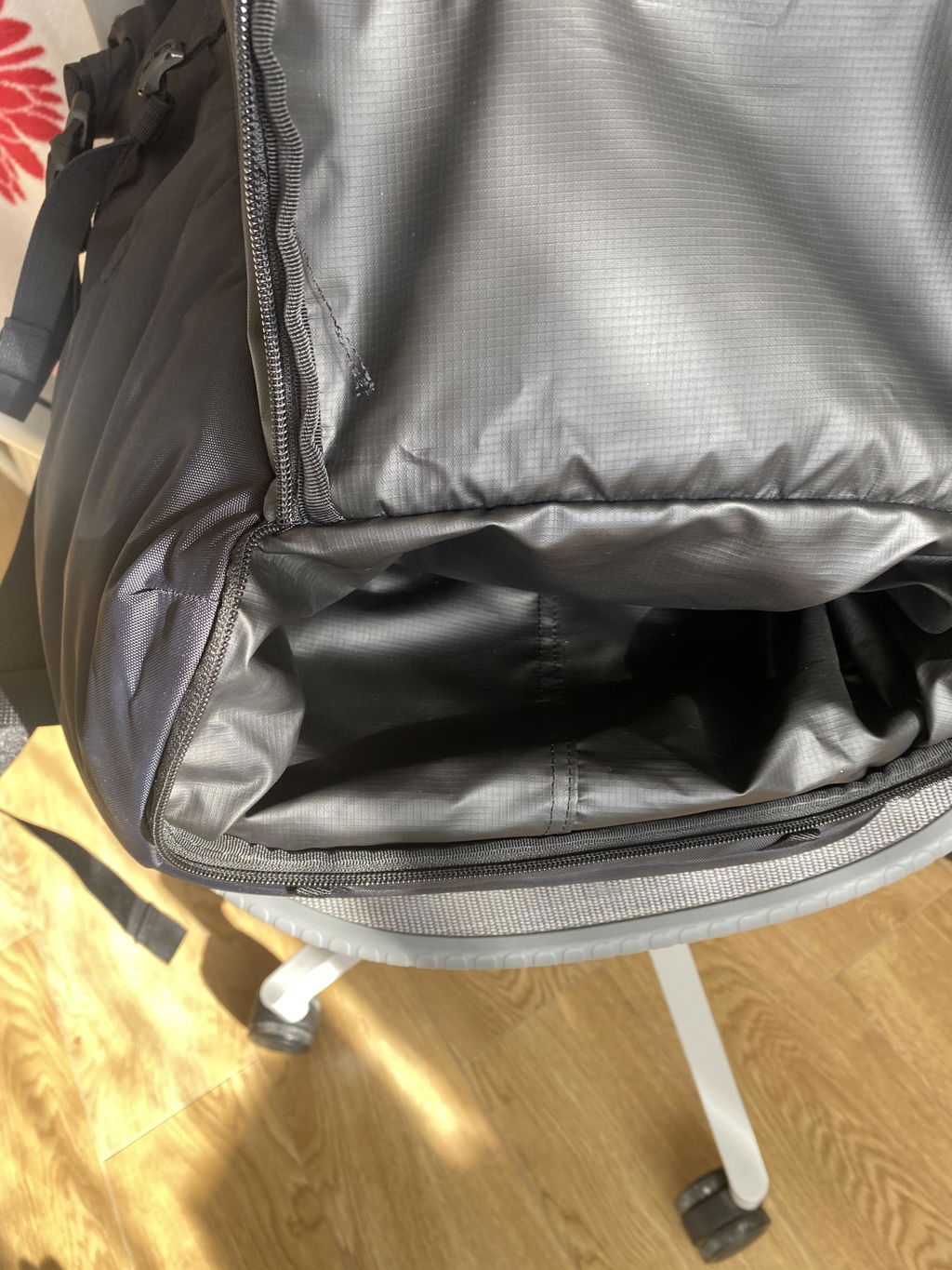 Très bon sac, un peu rigide au début
