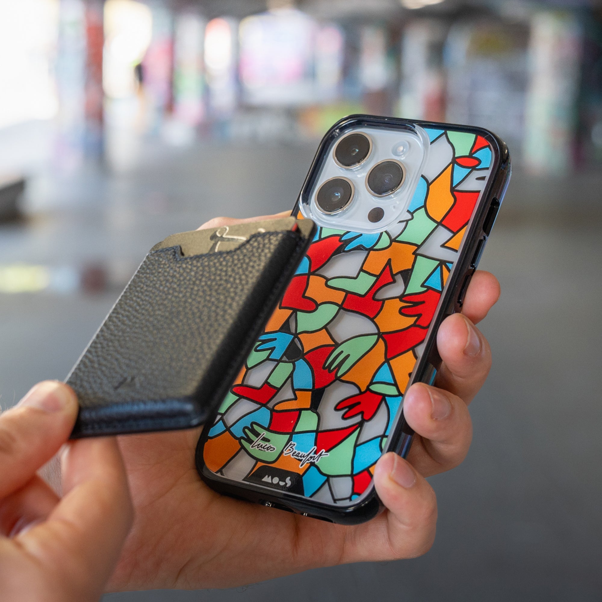 coque-de-protection-mous-x-lucas-beaufort-multicolour-street-art-magsafe-pour-ip image 3