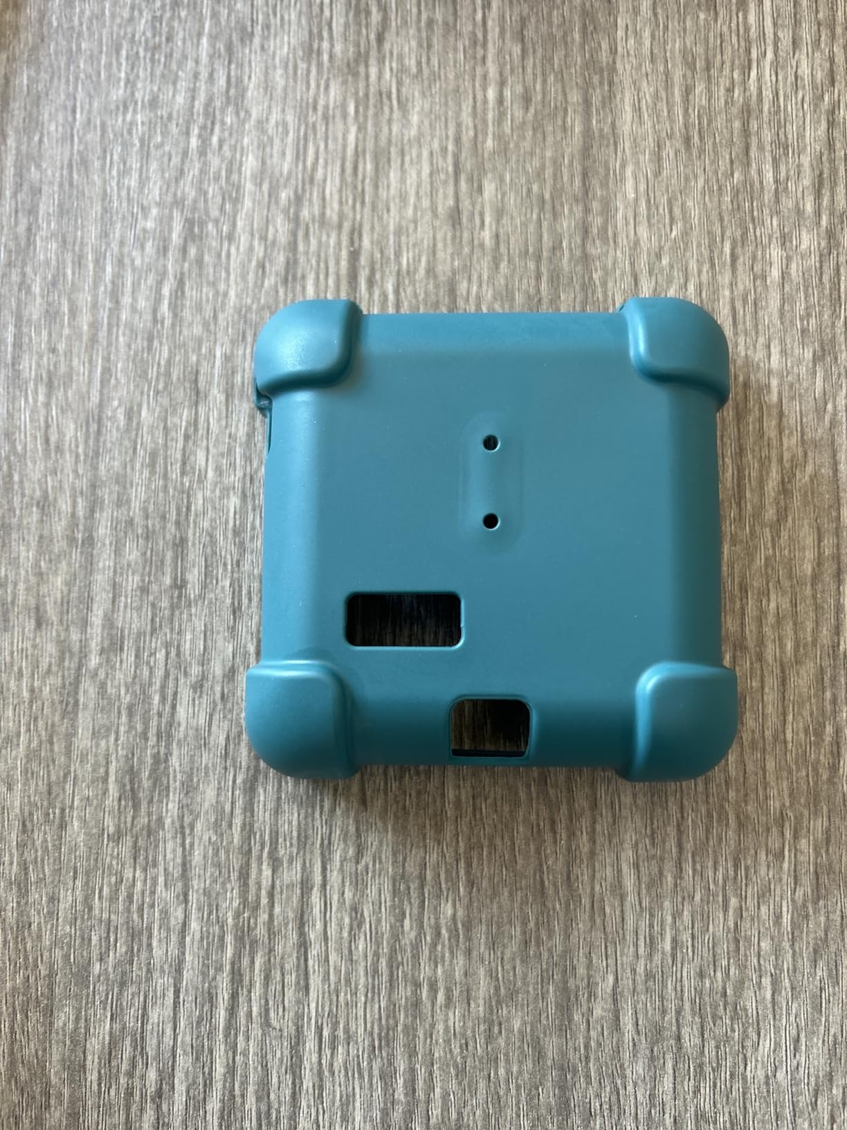 Protège mais cache la LED