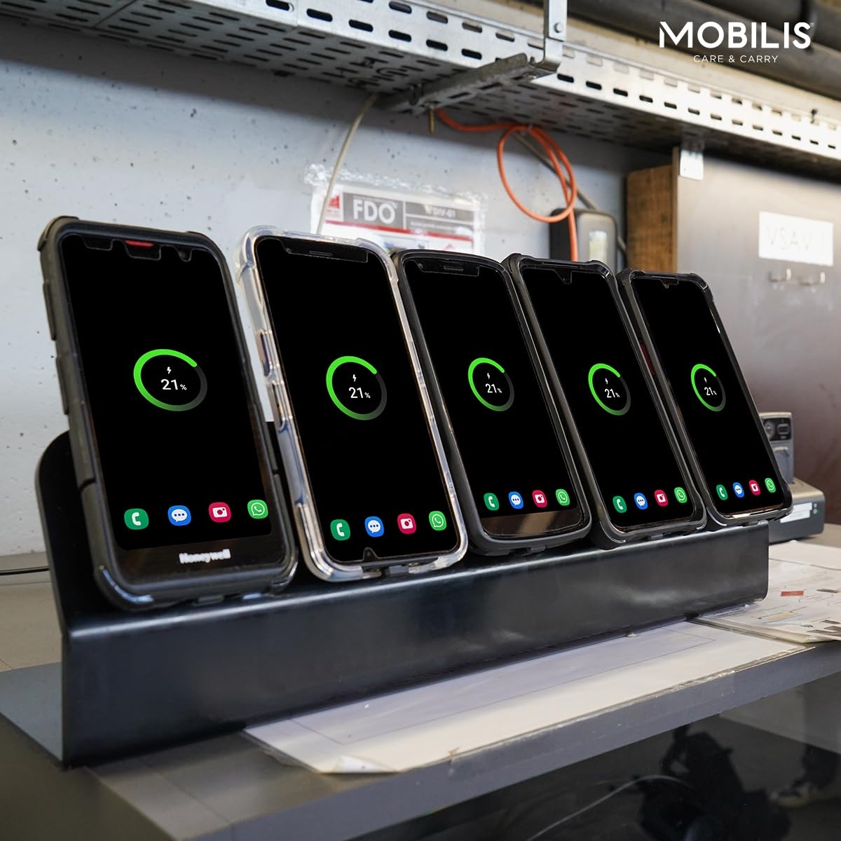 mobilis-energia-mobile-dock-5-positions-uk-120w-station-charge-simultan-e-noir image 8