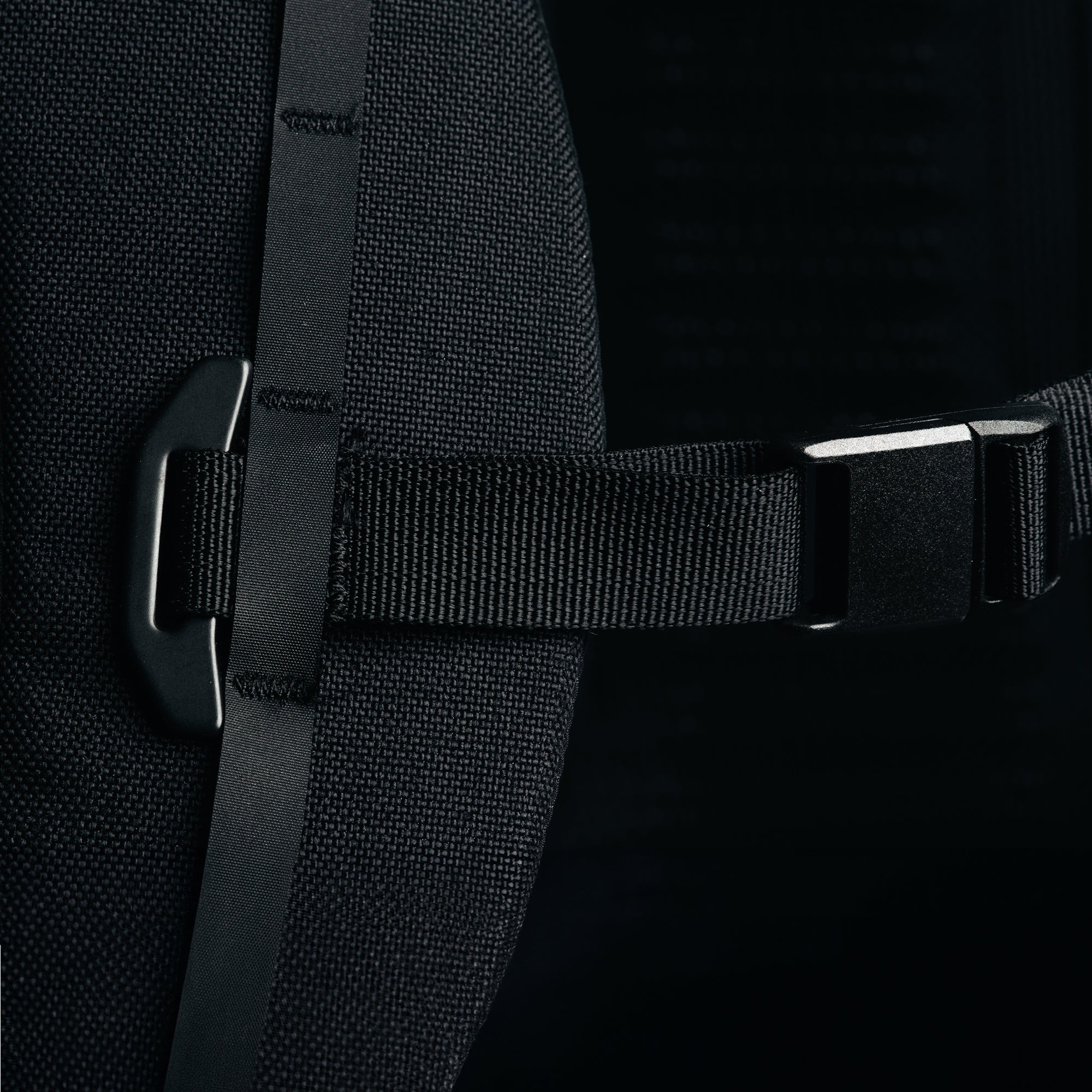 mous-sangle-de-poitrine-sternum-strap-noire-pour-sacs-extreme-et-optimal image 6
